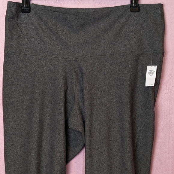 Old Navy Active PowerSoft Extra High Rise Go Dry Leggings in Gray size XXL - Picture 2 of 7